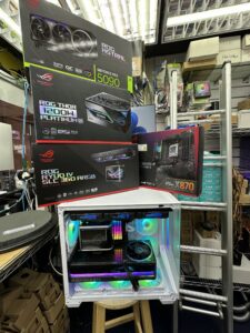 ✨Asus✨ROG 冚家😂除咗隻機箱￼￼￼AMD 9800X3D X870 F Gaming ROG 5090 ROG Antec C5 Case