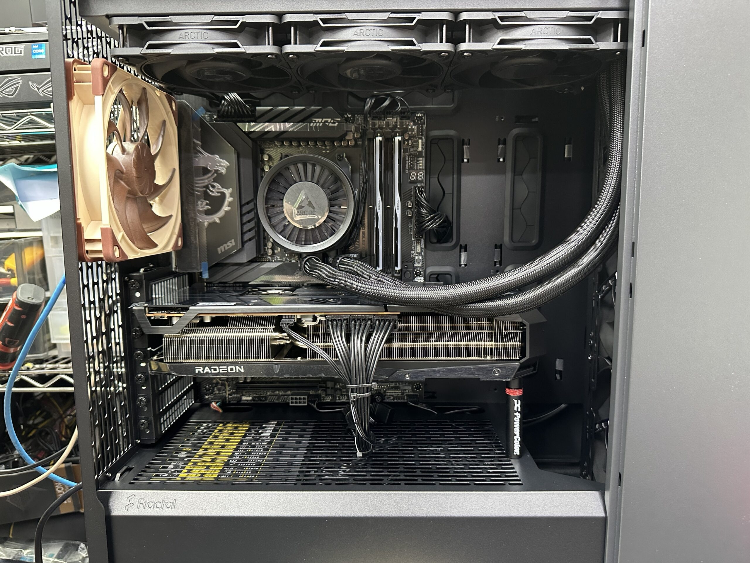 🔛AMD 9800X3D💢MSI 9070XT Fractal Design ATX Case North