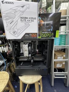 💁低調冇光 🔛AMD 9700x 5070 TI ⚫️Okinos♣️Cypress 3 M.ATX Case✔️