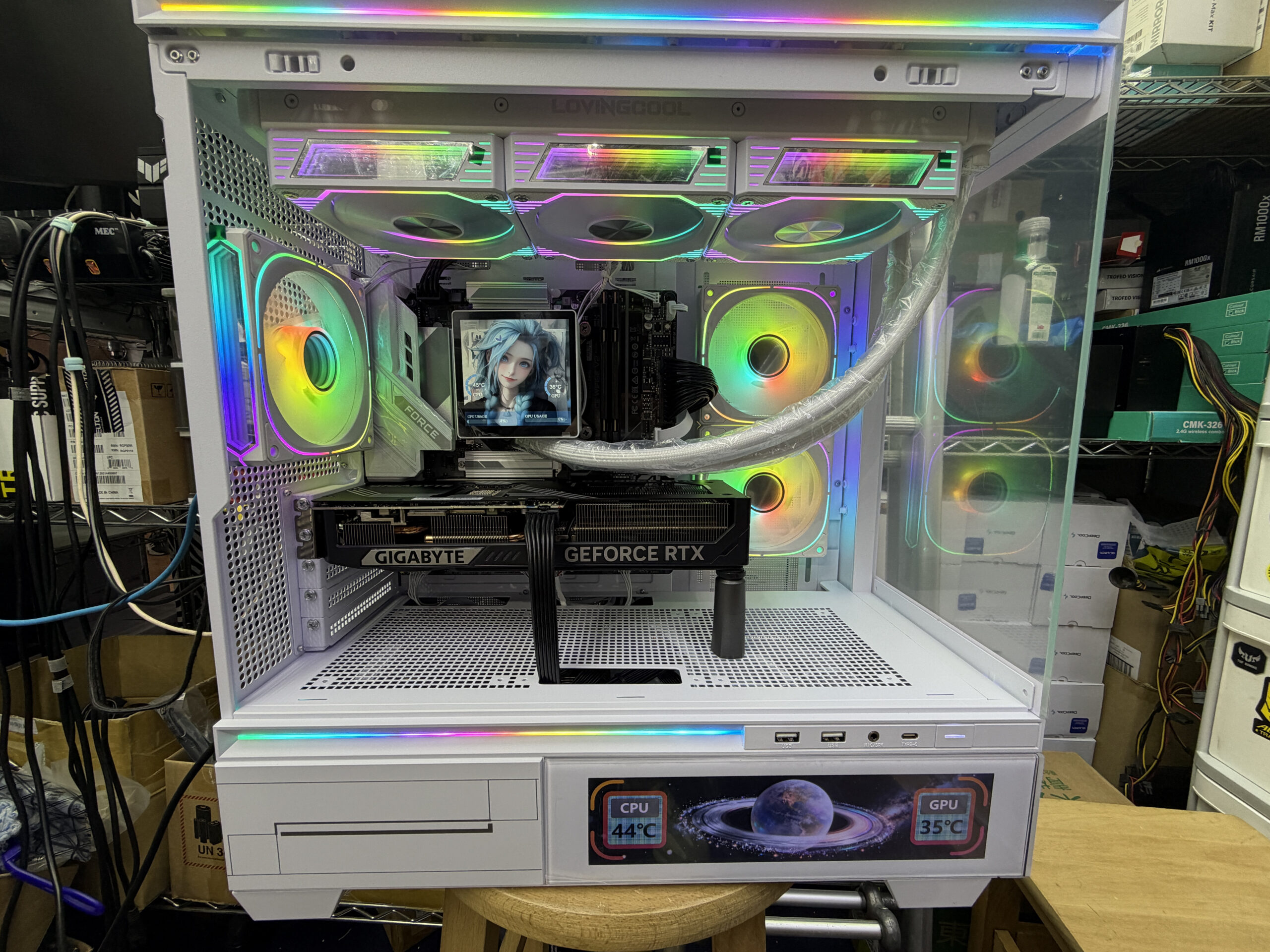 黑白配搭AMD 9800X3D🫧Klevv Fit V 32GB 6000 Cl28 ✨5070 Windforce OC 🫧M10 Vision ⚪️9.16吋⚪️LCD